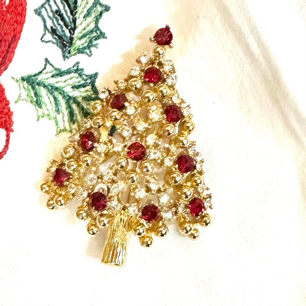 Eisenberg Christmas Tree Pin Brooch Gold Rhinestones Vintage
